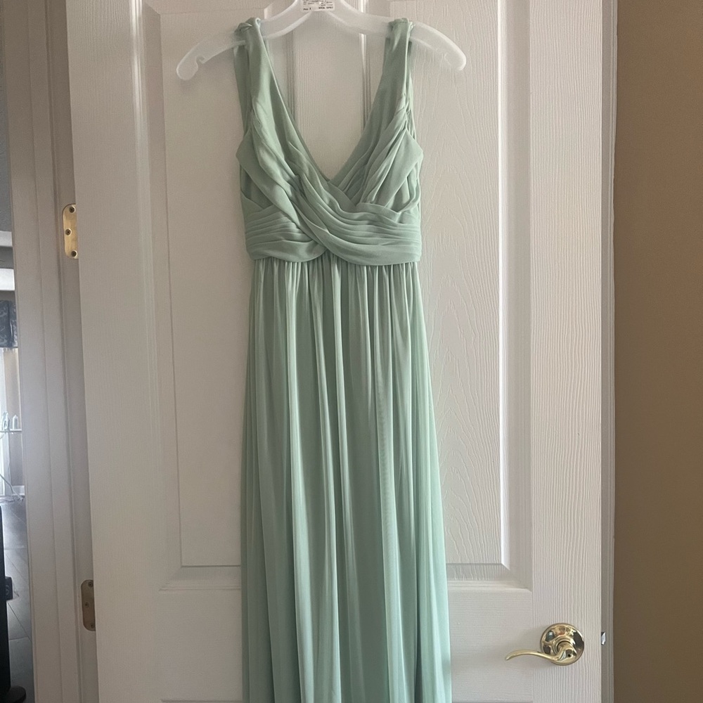 David bridals Bridesmaid dress size 0 mint green no Alterations